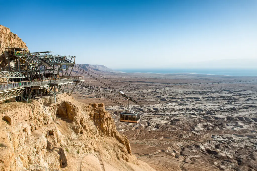 Teleférico para Masada, Mar Morto ao fundo